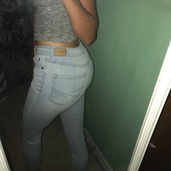 light wash jeans - Picture 4 of 7